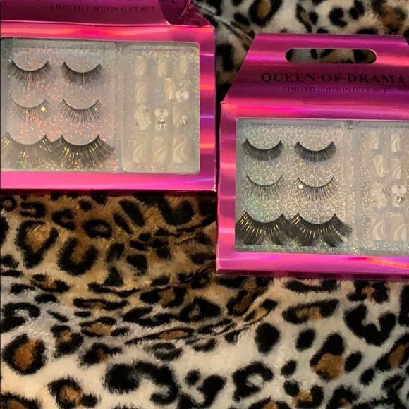 Eyelash  and nail set - Picture 1 of 4